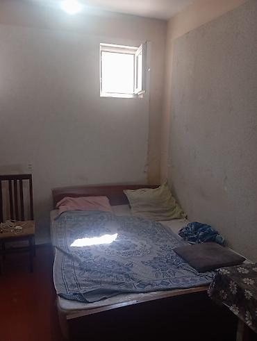 1 otaqli bina evi: Kirayə üçün sadə, mebellə təmin olunmuş 1 otaqlı yaşayış sahəsi — 3