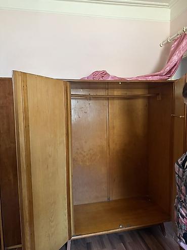 sap: Taxta üçqapılı paltar şkafı - Material: ağac/taxta, laklı parlaq — 5