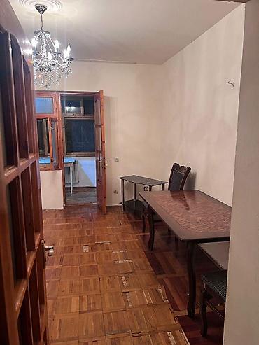 binalar az: Bakı, 8-ci kilometr, 3 otaqlı, Köhnə tikili, m. Xalqlar Dostluğu, 75 kv. m — 2
