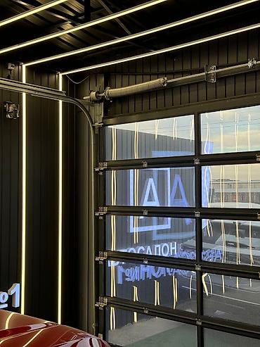 Секционные ворота: Алюминиевые, Автоматические, Длина: 10 м, Alutech, Для гаража, Для частного дома, Для автомойки, Оптом, Новый, Бесплатная установка — 10