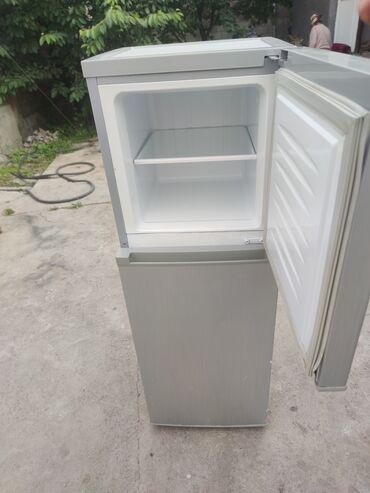 Холодильники: Холодильник Hauser, Новый, Двухкамерный, De frost (капельный), 50 * 130 * 50