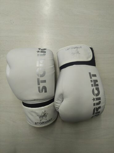 перчатки для бокса цена: Перчатки 
starlight 
14унций 
белый цвет 
+сумка 
использовано 2раза