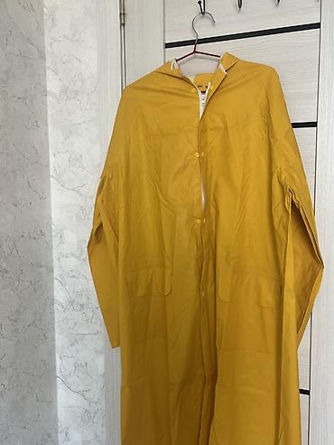 ponco: Sarı rəngli yağmurluq/panço - Suyu itələyən material, iç tərəfi açıq — 3