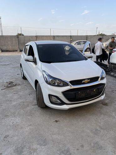 я ищу лада приора: Chevrolet Spark: 2019 г., 1 л, Вариатор, Бензин, Хетчбек