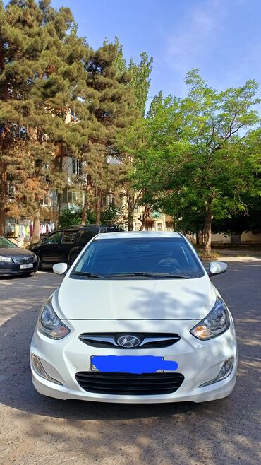 Hyundai: Hyundai Accent: 1.6 l | 2012 il Sedan