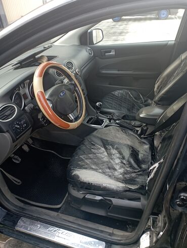 Ford: Ford Focus: 2010 г., 1.8 л, Механика, Бензин, Седан — 9