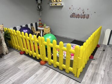 uşaq sirqalari: Uşaq oyun guşəsi üçün modular plastik qoruyucu məhəccər dəsti -