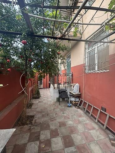 agsuda ev satilir: 5 otaqlı, 180 kv. m, Orta təmir — 5