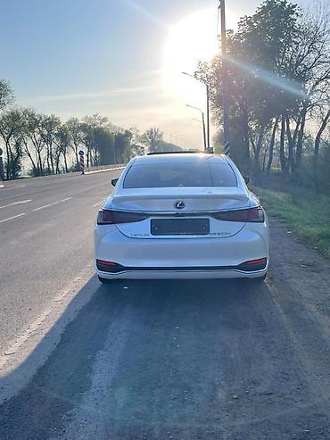 Lexus: Lexus ES: 2019 г., Гибрид, Седан — 4