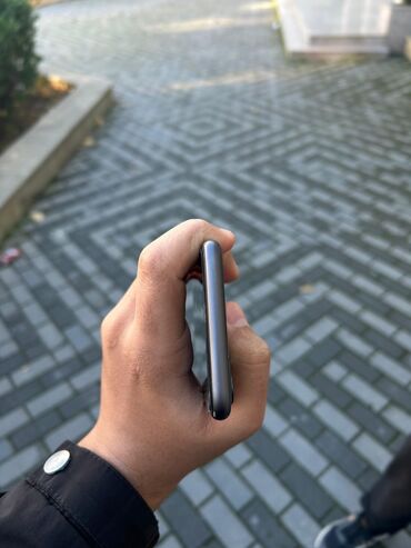 Apple iPhone: IPhone 11, Space Gray, Face ID — 5