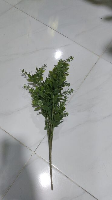 Süni güllər: Süni asma yaşıl bitki bəzəyi - Material: yüksək keyfiyyətli plastik — 24