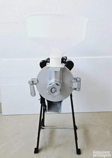 Ostali alati i mašine: Prodajem nov i kvalitetan mlin za kukuruz / za mlevenje kukuruza - — 7