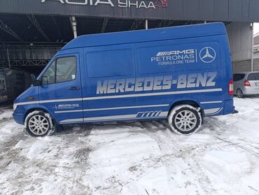 манипулятор мерс: Легкий грузовик, Mercedes-Benz