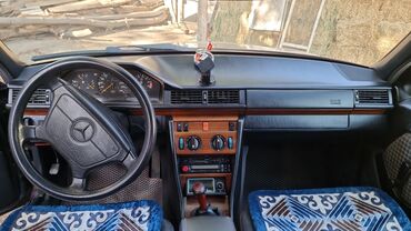 мерседес 124 с: Mercedes-Benz W124: 1994 г., 2 л, Механика, Бензин, Седан