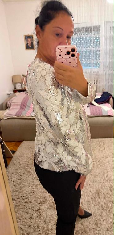 pull and bear turkey: Potpuno nova univerzalna bluza sa etiketom, pise na njoj da je placena — 4