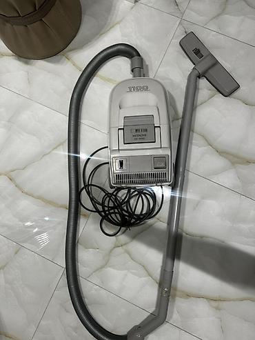tozsoram: Hitachi CV-2500 tozsoran - Güc: 1100 (etiketdə “1100 – Powerful & — 3