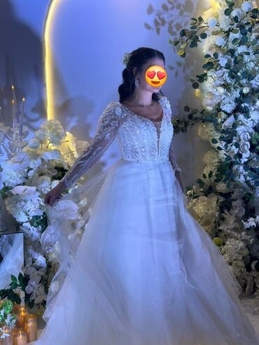 свадебные арки: Аренду свадебное платье размер М
Фота в наличии