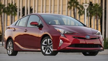 рав 4 2022: Toyota Prius: 2022 г., Гибрид