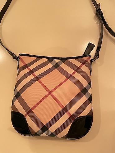 Çantalar: Original “Burberry” brendindən çanta baha qiymətə alınıb. Səliqəli — 5