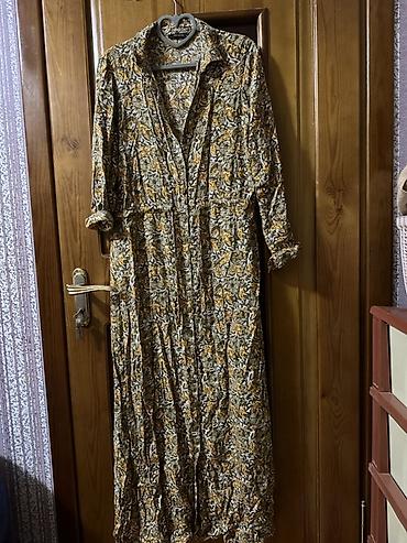 Dəstlər, kostyumlar: 5-15 azn arası geyimlər Qadın geyim dəsti – məhsul 1) Kobalt-mavi — 8