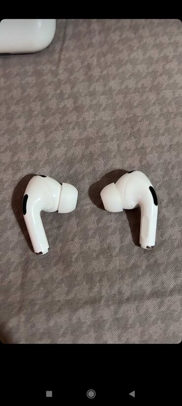 Оригинал ✓ 
Airpods pro 2
Носили 3-4 раза
