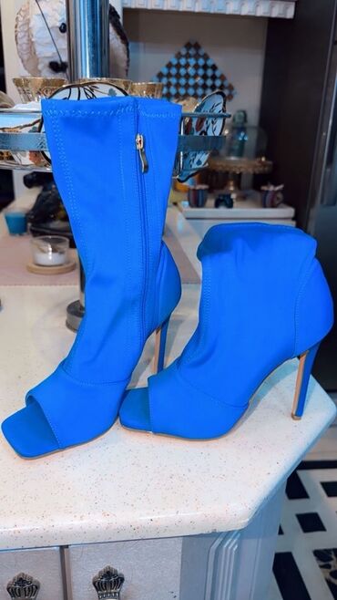 женские туфли омбре: Məhsul: Qadınlar üçün açıq burunlu nazik dabanlı bot - Rəng: Parlaq