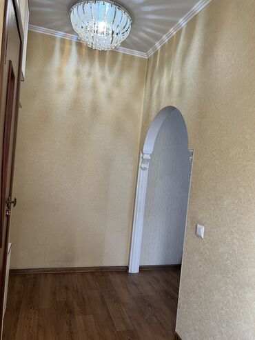 номера в иссык куле: 1 комната, 35 м², 105 серия, 4 этаж, Евроремонт