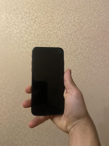 iphone 7 ekran: IPhone 7, 32 GB