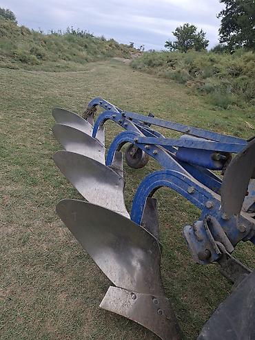 saatlıda sadığ traktor: Belarus 892.2 il 2015 motor karopka ideal kotanla birlikdə 14luk 21000 — 4