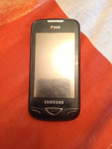 Samsung: Biri 10 AZN — 6