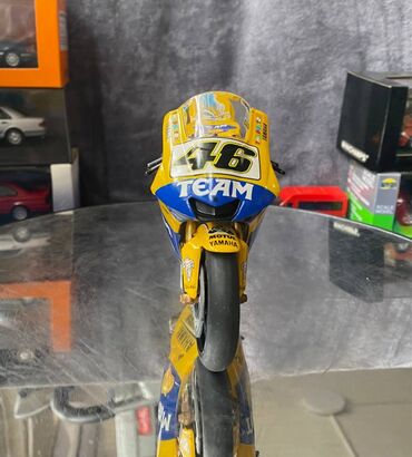 Avtomobil modelləri: Коллекционная модель Yamaha YZR-M1 #43 Valentino Rossi MotoGP 2006 — 10