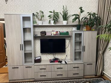 Гарнитуры для зала: Гарнитур для зала, Б/у, Шкаф, Тумба под ТВ, Дерево, Самовывоз, Платная доставка, цвет - Белый