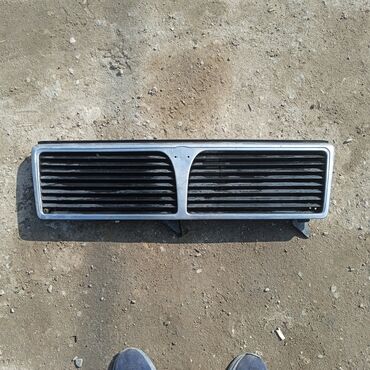 Решетки радиатора: Решетка радиатора Mazda Б/у — 18