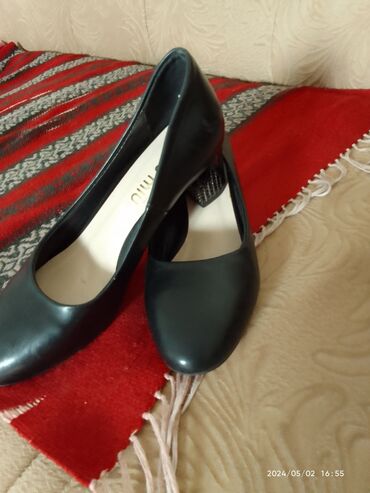 женские красные туфли: Туфли, Размер: 37, цвет - Черный, Новый