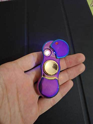 Digər aksesuarlar: Alışqan spinner. Tam metaldır ve USB ilə zaryatka yigir. Mehsullar tam — 2