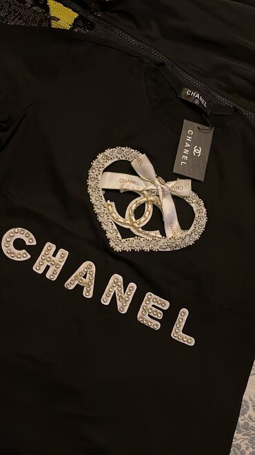 ağ rəngli kişi svitşotları: Chanel A klass 35 m alinib 20 m satilir