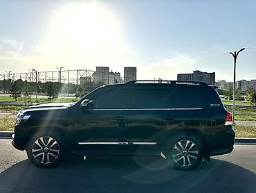 suv: Toyota Land Cruiser: 2017 г., 4.6 л, Автомат, Бензин, Внедорожник — 3