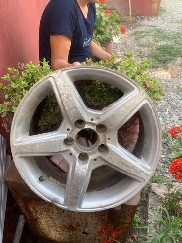 ij diskləri: İşlənmiş Disk AMG R 17, 5 Boltlu