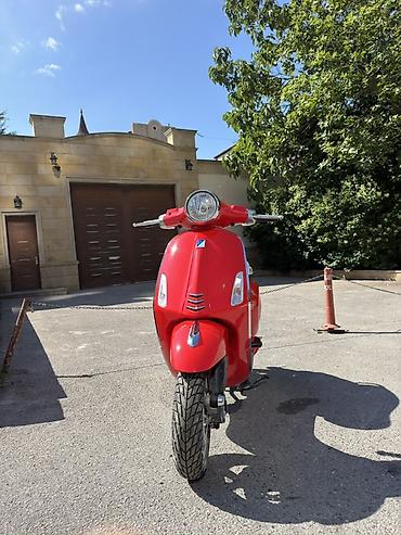 vespa: Italyandır,tezedir,18 km zavod test yürüşündədir,dekor kimi istifade — 2