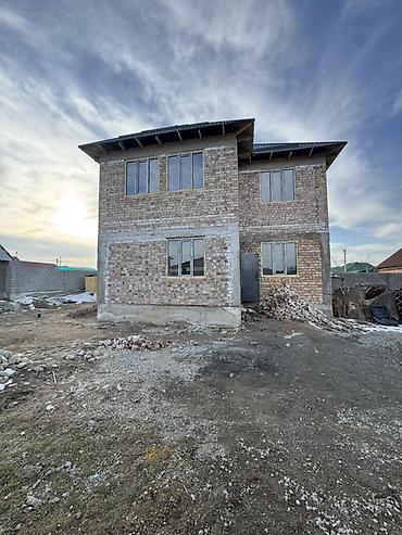 Продажа коттеджей и домов: Продаю двухэтажный кирпичный дом на участке 4 сотки (20×20) с прочным — 6