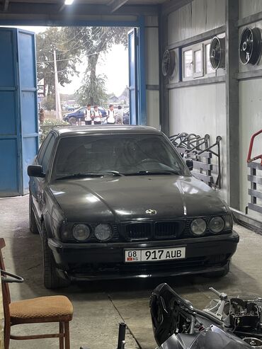 авто машина ош: BMW 525: 1991 г., 2.5 л, Механика, Бензин, Седан