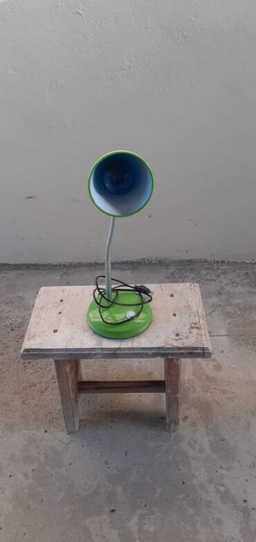 işıq generatorları: Masa ustu lampma 15 manat orta boydadir