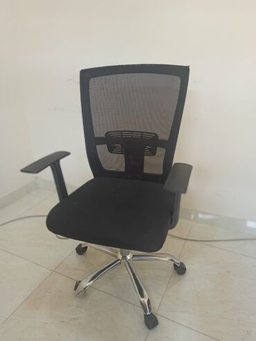 Mətbəx mebeli: Mebel dəsti – mətbəx/iş otağı üçün Tərkib: - Alt tumbalı şkaf: sol — 15