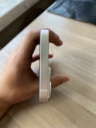 Apple iPhone: IPhone 14, 128 GB, Starlight, Zəmanət, Simsiz şarj, Face ID — 7