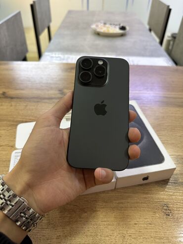 Apple iPhone: IPhone 15 Pro, Б/у, 256 ГБ, Black Titanium, Защитное стекло, Кабель, Коробка, 100 %