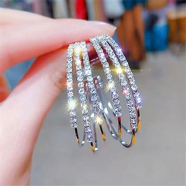 Minđuše: Minđuše – srebrni ton, različiti dizajni - Model 1: Okrugle minđuše — 18