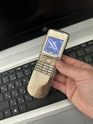 цена кнопочного телефона: Nokia 8 Sirocco, цвет - Золотой
