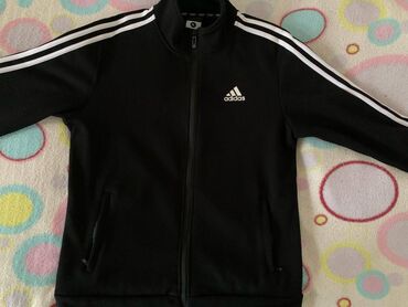 пуховик adidas: Продам кофту Adidas XL (EU 42) на замке. Внутри утеплена. Ношена 2