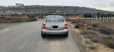 Volkswagen: Volkswagen Passat: 1.8 l | 2004 il Sedan — 6