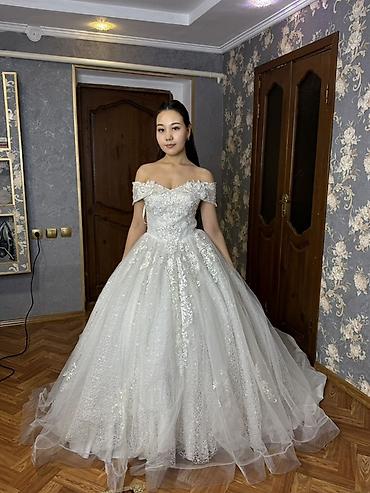 Свадебные платья: Свадебные платья б/у в отличном состоянии — 12